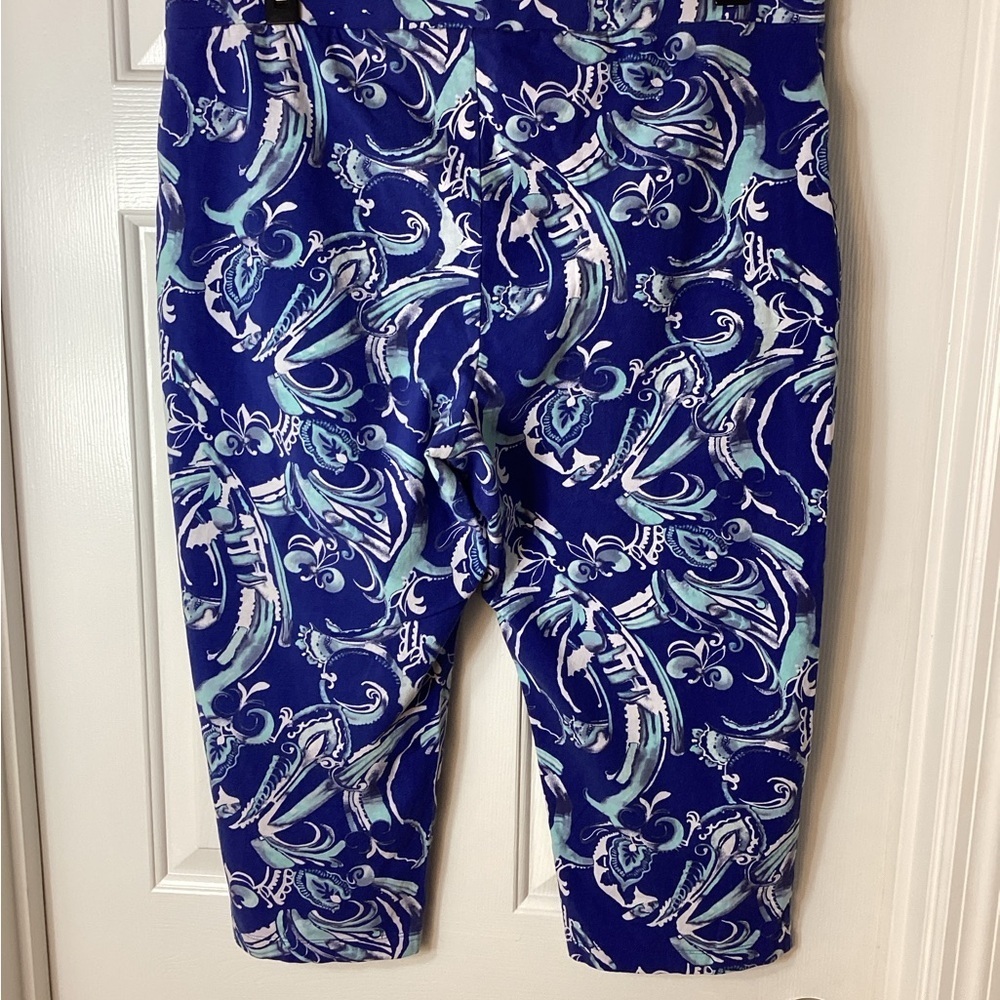 Chico's Blue and White Patterned Capris Sz 3